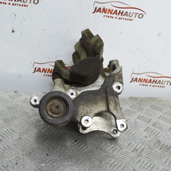 Кронштейн генератора 2.0 CRDI Hyundai Tucson 2004-2010 опора Хюндай Туксон