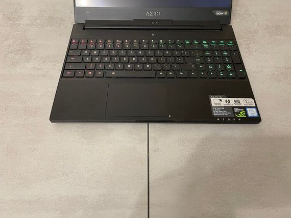 Игровой ноутбук Gigabyte Aero 15XV8 / 15.6" (3840x2160) IPS / Intel Core i7-8750H (6 (12) ядер по 2.2 - 4.1 GHz) / 16 GB DDR4 / 512 GB SSD M.2 / nVidia GeForce GTX 1070, 8 GB GDDR5, 256-bit / WebCam б/у | Зображення 6