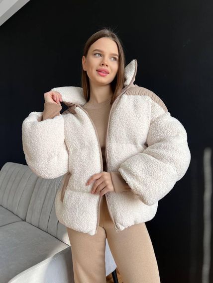 Женский пуховик Fluffy Puffer из эко меха молоко с бежевыми вставками со съемным капюшоном XL