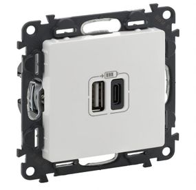 Розетка Legrand Valena LIFE USB-A + USB-С, 3А 5В, белый (753106)