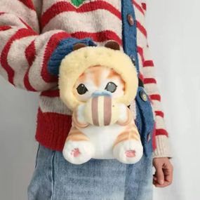 Іграшка м'яка 25см Котик у жовтій шапочці