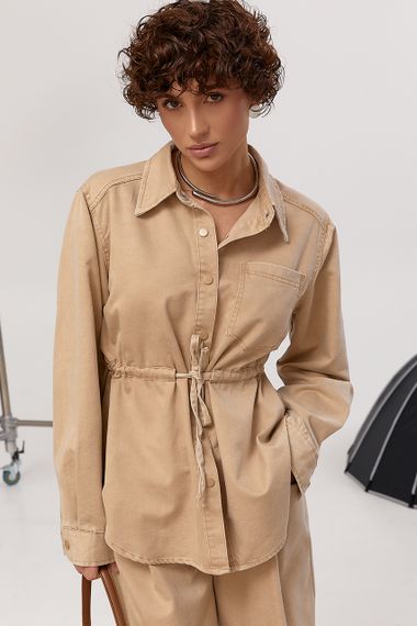 Котоновий вільний костюм із сорочкою на кнопках та прямими штанами - світло-коричневий цвет, ONE SIZE (є розміри) | Зображення 3