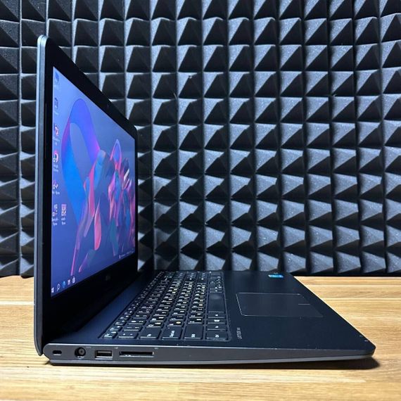 Ноутбук Dell Latitude 3550 / 15.6" (1920x1080) TN / Intel Core i5-5200U (2 (4) ядра по 2.2 - 2.7 GHz) / 8 GB DDR3 / 128 GB SSD / nVidia GeForce 830M, 2 GB DDR3, 64-bit / WebCam / Win 10 б/в | Зображення 4
