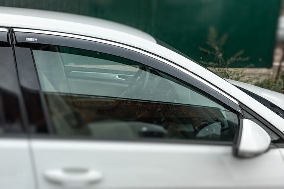 Ветровики с хромом HB (4 шт, Niken) для Volkswagen Golf 7 | Зображення 6