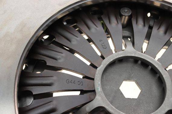 Комплект зчеплення BMW 3 E90 5 E60 F10 X3 E83 04-16 d=240mm  +вижимний N20 N52 N53 M47 624 3183 00 | Зображення 6