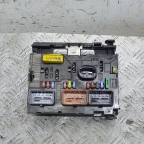 Блок запобіжників BSM Peugeot 307 2001-2008 Модуль коробки БСМ Пежо 307 9659741880