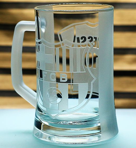 Пивной бокал 670 мл Barcelona с гравировкой подарок для фаната футбольная кружка ФК Барселона Месси | Зображення 2