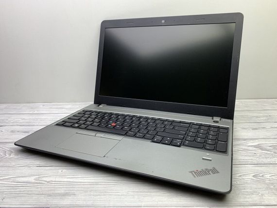 Ноутбук Б-клас Lenovo ThinkPad E570 / 15.6" (1920x1080) TN / Intel Core i5-7200U (2 (4) ядра по 2.5 - 3.1 GHz) / 8 GB DDR4 / 240 GB SSD / Intel HD Graphics 620 / WebCam б/в | Зображення 2