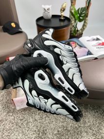 Мужские кроссовки Air Max Plus White Black Gradient весна / літо / осінь A3671 42 26,5