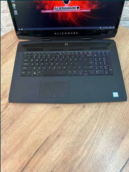 Ноутбук Dell Alienware m17 17,3" i7 8750H 16Gb SSD 1Tb NVMe RTX 2070 MaxQ Б/У | Зображення 1