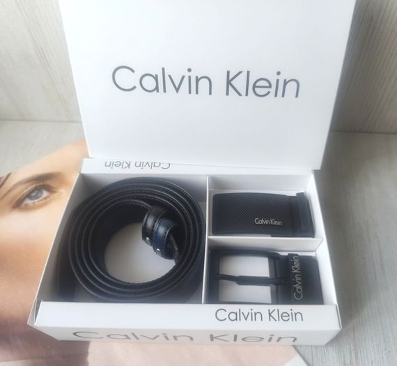 Чоловічий шкіряний подарунковий набір Calvin Klein двосторонній ремінь black/blue з двома пряжками