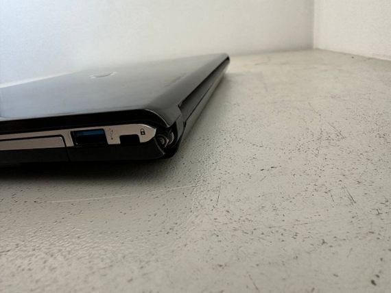 Ультрабук Б-класс Fujitsu LifeBook S936 / 13.3" (1920x1080) TN / Intel Core i7-6600U (2 (4) ядра по 2.6 - 3.4 GHz) / 8 GB DDR4 / 128 GB SSD / Intel HD Graphics 520 / WebCam / VGA б/в | Зображення 4