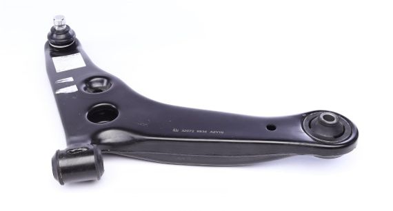 Важіль підвіски передній знизу  R Mitsubishi Lancer VII 03- з кульовою  32072