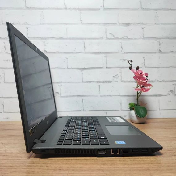 Ноутбук Б-класс Acer Aspire E5-573 / 15.6" (1920x1080) TN / Intel Core i3-5005U (2 (4) ядра по 2.0 GHz) / 8 GB DDR3 / 256 GB SSD / Intel HD Graphics 5500 / WebCam / DVD-ROM б/у | Зображення 4