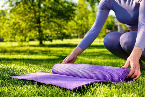 Килимок для йоги та фітнесу Power System PS-4014 PVC Fitness-Yoga Mat Purple (173x61x0.6) | Зображення 6