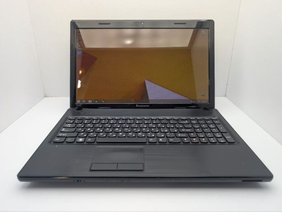 Ноутбук Lenovo IdeaPad G575 / 15.6" (1366x768) TN / AMD E-450 (2 ядра по 1.66 GHz) / 8 GB DDR3 / 320 GB HDD / AMD Radeon HD 6370M, 1 GB GDDR3, 64-bit / WebCam / DVD-ROM / АКБ не тримає б/в | Зображення 1