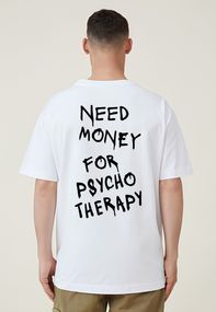 Футболка з мерчем