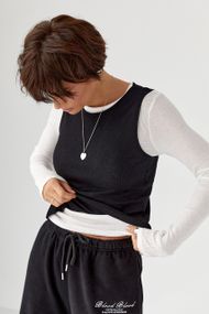 Двошаровий лонгслів у рубчик з імітацією жилетки - чорний цвет, M (є розміри)