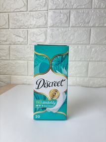 DISCREET Щоденні гігієнічні прокладки Део Вотер Лілі Мультіформ Single 20шт