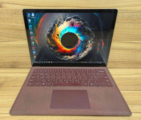 Ноутбук Б-класс Microsoft Surface Laptop 1769 / 13.5" (2256x1504) IPS / Intel Core i7-7660U (2 (4) ядра по 2.5 - 4.0 GHz) / 16 GB DDR3 / 512 GB SSD / Intel Iris Plus Graphics 640 / Windows 10 б/у + Подарок Беспроводная мышь / USB | Зображення 1