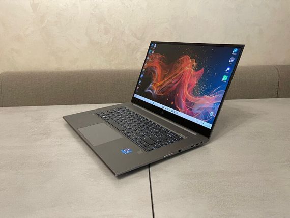 Мобильная рабочая станция HP ZBook Studio 15 G8 / 15.6" (1920x1080) IPS / Intel Core i7-11800H (8 (16) ядер по 4.6 GHz) / 32 GB DDR4 / 1000 GB SSD M.2 / nVidia RTX A3000, 6 GB GDDR6, 192-bit / WebCam / Fingerprint б/у + Подарок Проводная мышь / USB | Зображення 5