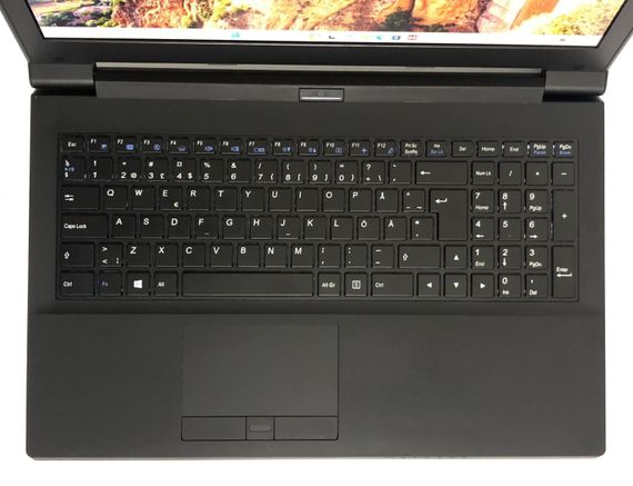 Ноутбук Clevo N350TW / 15.6" (1920x1080) IPS / Intel Core i7-8700T (6 (12) ядер по 2.4 - 4.0 GHz) / 16 GB DDR4 / 128 GB SSD + 750 HDD / Intel HD Graphics 630 / DVD-ROM / WebCam б/у | Зображення 7