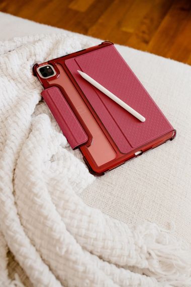 Чохол UAG [U] для Apple iPad 10.2'(9th Gen, 2021) Lucent, Aubergine/Dusty Rose (12191N314748) | Зображення 1