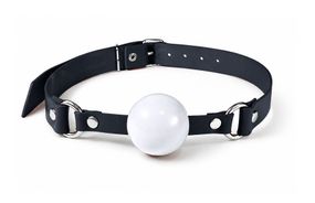 Кляп силіконовий Feral Feelings Silicon Ball Gag Black/White, чорний ремінець, біла кулька
