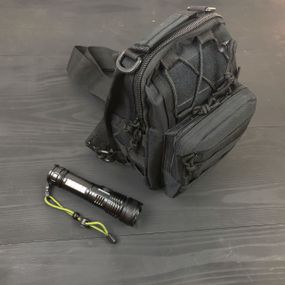 Набор: армейская черная сумка + фонарь тактический профессиональный UW-185 POLICE BL-X71-P50