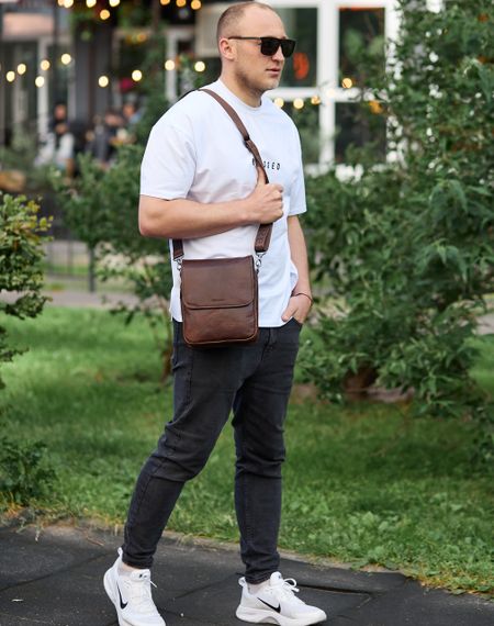 Сумка с клапаном через плече з гладкої шкіри коричнева Tiding Bag TD-81020 | Зображення 9