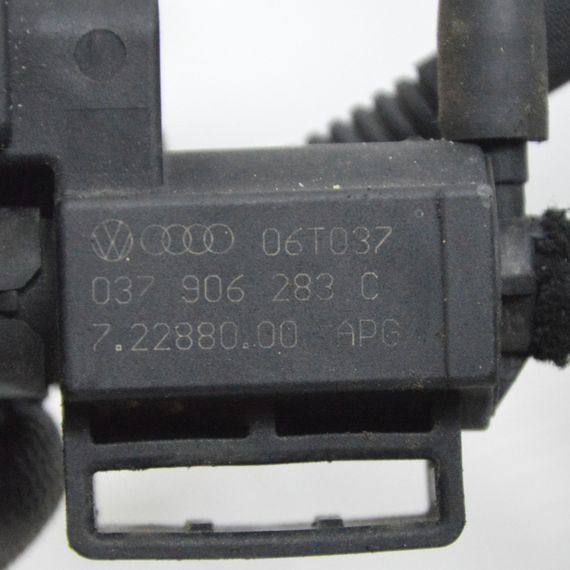 Клапан-соленоїд 1.6 Skoda Octavia 2004-2013 Електромагнітний клапан Шкода Октавия 037906283C | Зображення 1