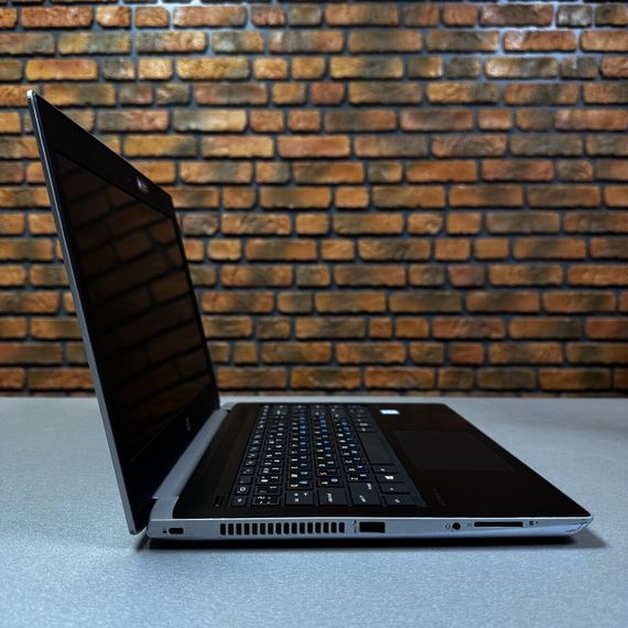 Ультрабук HP ProBook 430 G5 / 13.3" (1366x768) TN / Intel Core i5-8250U (4 (8) ядра по 1.6 - 3.4 GHz) / 16 GB DDR4 / 256 GB SSD M.2 / Intel UHD Graphics 620 / WebCam б/в | Зображення 2