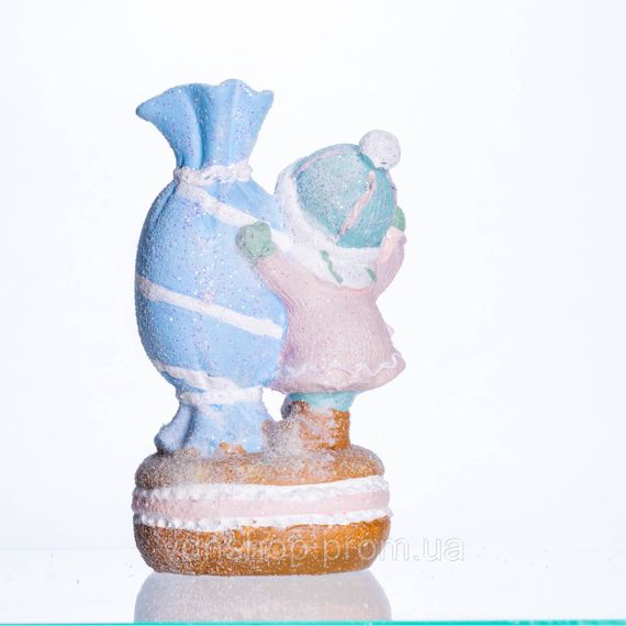 Новогодняя декоративная фигурка с подсветкой 12×9×20.5 см Новогодний декор Ребёнок с конфетой из фарфора CR-6-12 | Зображення 4