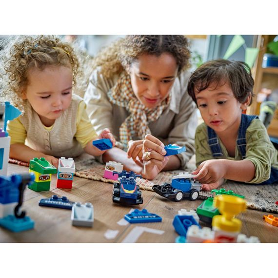 Конструктор LEGO DUPLO Town Автомобілі для перегонів і пілоти команд Формули-1 (10445) | Зображення 8
