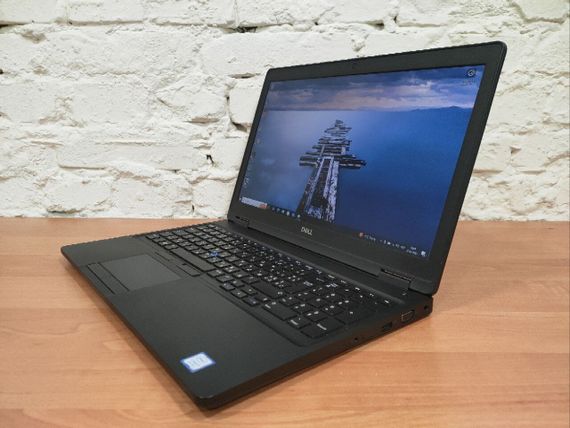 Ноутбук Dell Latitude 5591 / 15.6" (1920x1080) IPS / Intel Core i7-8750H (6 (12) ядер по 2.2 - 4.1 GHz) / 16 GB DDR4 / 240 GB SSD / nVidia GeForce MX130, 2 GB DDR5, 64-bit / WebCam б/в | Зображення 3