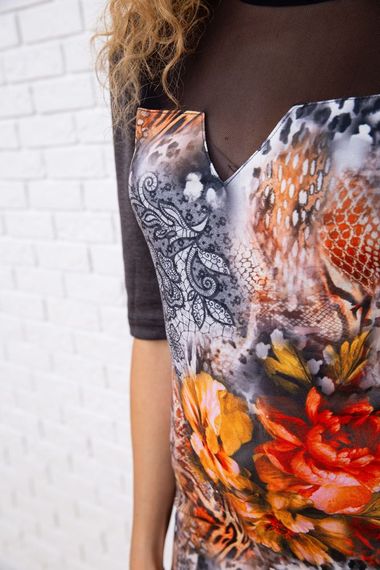 Сукня в квітковий принт, сіро-чорного кольору, 167R128-3 | Зображення 5