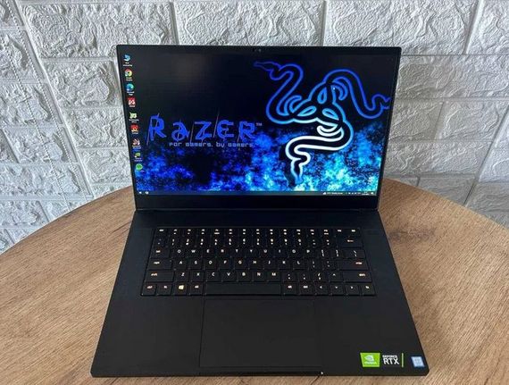 Ноутбук Razer Blade 15.6" FHD IPS 144Hz i7 8750H 8Gb SSD 256Gb RTX 2070 MaxQ  Б/В