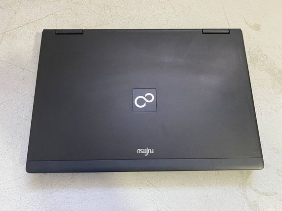Мобільна робоча станція Fujitsu Celsius H710 / 15.6" (1920x1080) TN / Core i7-2720QM (4 (8) ядра по 2.2 - 3.3 GHz) / 16 GB DDR3 / 128 GB SSD / Quadro 1000M, 2 GB GDDR3, 128-bit / WebCam б/в + Подарунок зубна щітка Colgate | Зображення 6