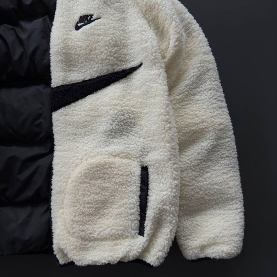 Двостороння куртка Nike чорна плащівка та біла тедді | Зображення 6