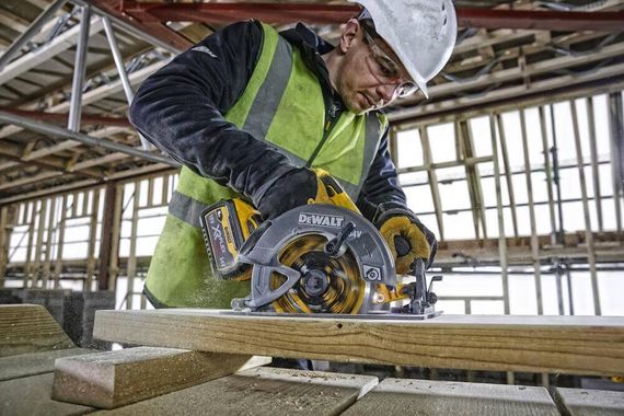 Пила дискова акумуляторна 190*30мм DeWALT DCS578NT | Зображення 3