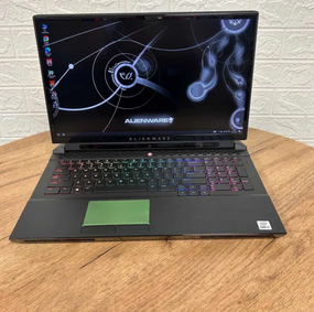 Ноутбук Dell Alienware Area 51M R2 144Hz i7 10700 16Gb SSD 512Gb RX 5700M Б/В