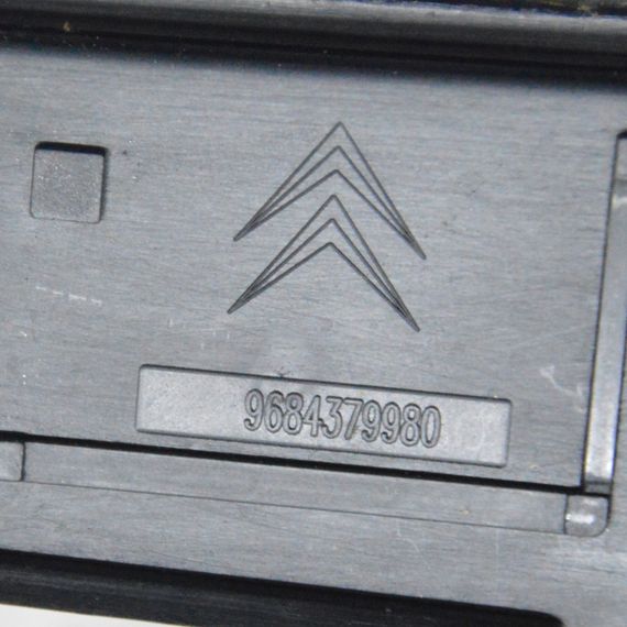 Накладка багажника права Citroen C4 Picasso 2006-2013 Захист багажника правий Сітроен ц4 Пікассо 9684379980 | Зображення 4