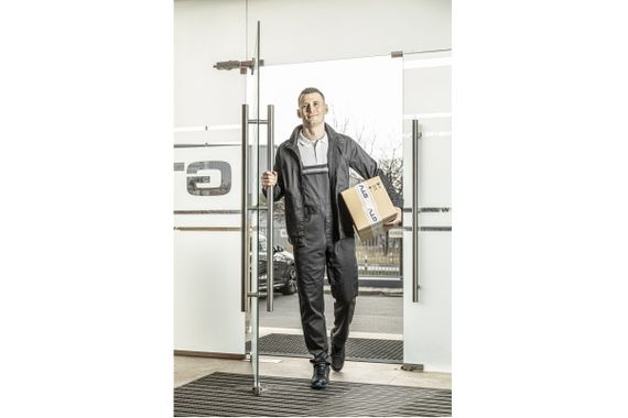 Напівкомбінезон робочий Hoegert FABIAN HT5K308-S 65% поліестер, 35% бавовна темно-сірий, S (48) | Зображення 2
