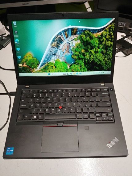 Ультрабук Б-клас Lenovo ThinkPad L14 Gen 2 / 14" (1920x1080) IPS / Intel Core i5-1145G7 (4 (8) ядра по 2.6 - 4.4 GHz) / 16 GB DDR4 / 500 GB SSD / Intel Iris Xe Graphics / WebCam / Windows 11 б/в | Зображення 1
