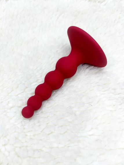 Анальна пробка на силіконову присоску Loveshop RED