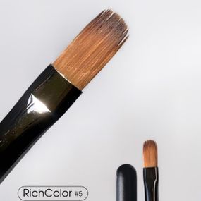 Овальний пензлик RichColor №5 (ворс 11мм) з дерев'яною ручкою