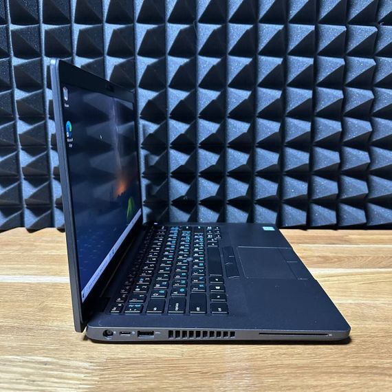 Ультрабук Dell Latitude 5400 / 14" (1920x1080) IPS / Intel Core i5-8265U (4 (8) ядра по 1.6 - 3.9 GHz) / 8 GB DDR4 / 256 GB SSD / Intel UHD Graphics / WebCam б/у | Зображення 2