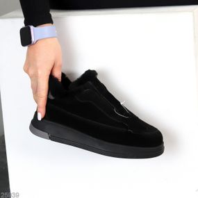 Стильные низкие черные зимние ботинки натуральная замша 40