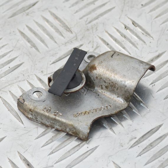 Кронштейн клапана EGR 2.0 / 2.3 DCI Renault Laguna III Master III 2007-2025 Кріплення клапана ЕГР Рено Лагуна 3 Майстер 8200699071