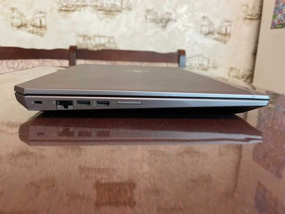 Мобильная рабочая станция HP ZBook 15 G5 / 15.6" (1920x1080) IPS / Intel Xeon E-2176M (6 (12) ядер по 2.7 - 4.4 GHz) / 16 GB DDR4 / 256 GB SSD / nVidia Quadro P2000, 4 GB GDDR5, 128-bit / WebCam б/у | Зображення 4